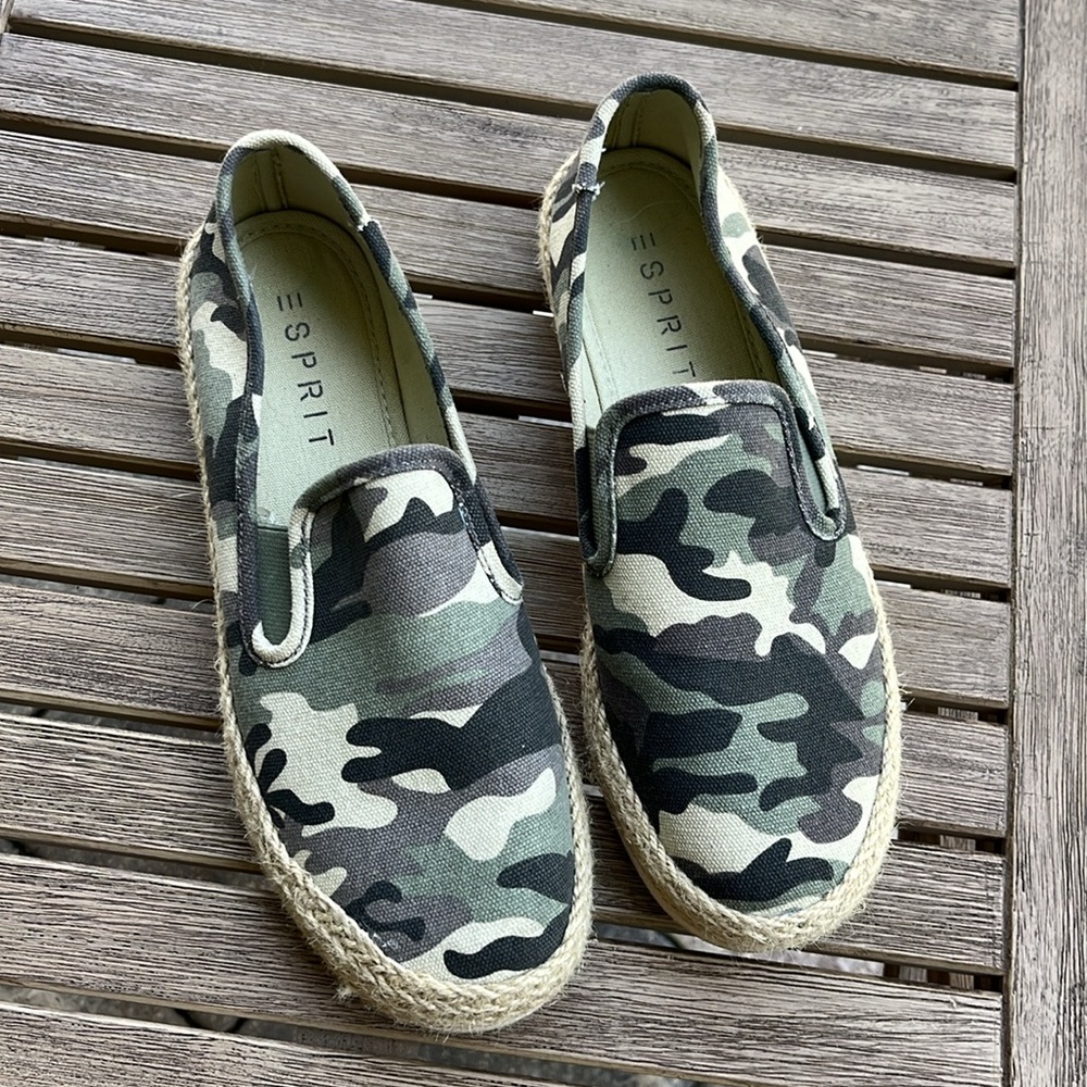 Esprit Nadine Camo Espadrille Slip On Shoes Womens 8 Canvas Loafer Flats